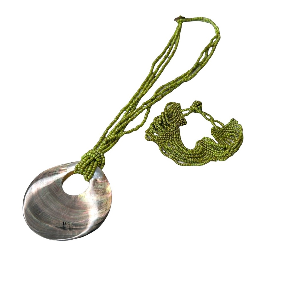 Green seed necklace with shell and matching bracelet New - Picture 1 of 3